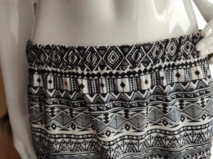 Jupe motifs (lire le descriptif avant achat) - photo numéro 2