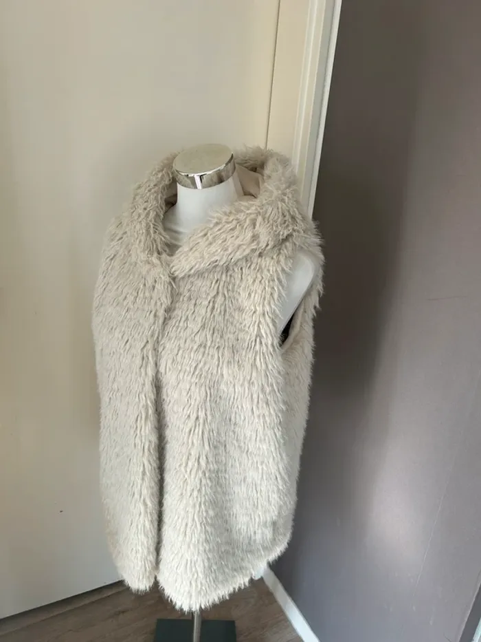 Aroma veste à poil blanche sans manches fausse fourrure, veste sans manches à capuche
