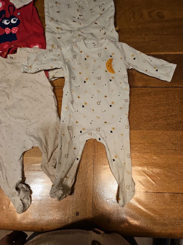 Lot pyjama 6 mois - photo numéro 2