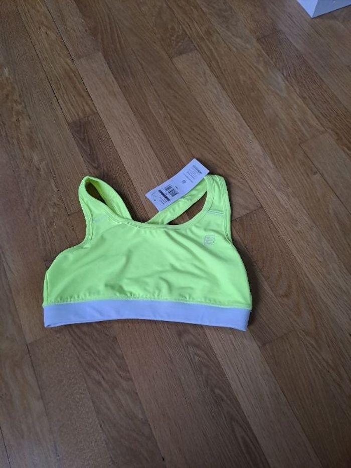 Brassière de sport jaune fluo