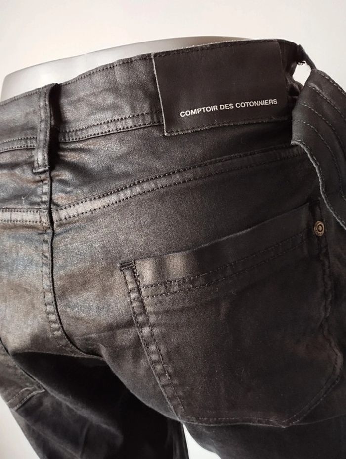 Jean effet ciré Comptoir des cotonniers taille 38 - photo numéro 4