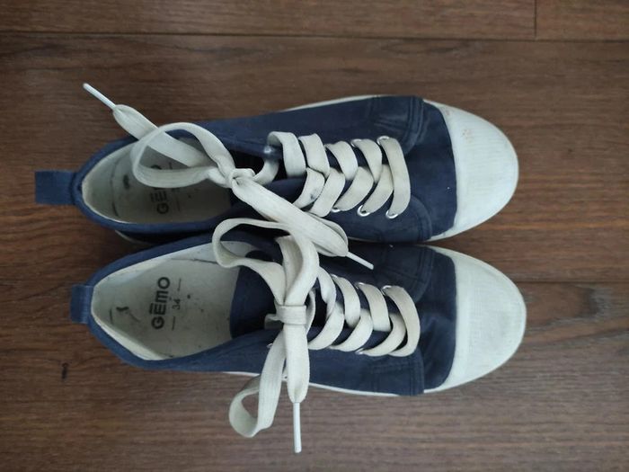 Paires de baskets gemo, taille 34.