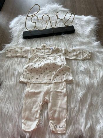 Très jolie petite grenouillère chats taille 3 mois p’tit bisou