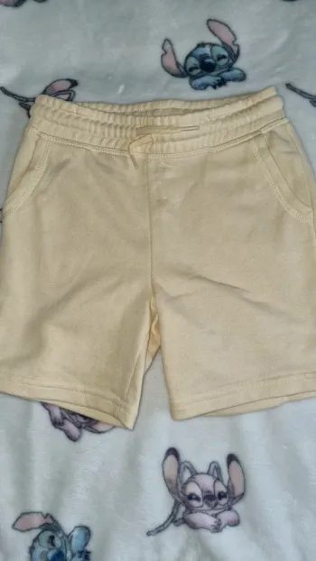 Short 4/5 ans en très bon état