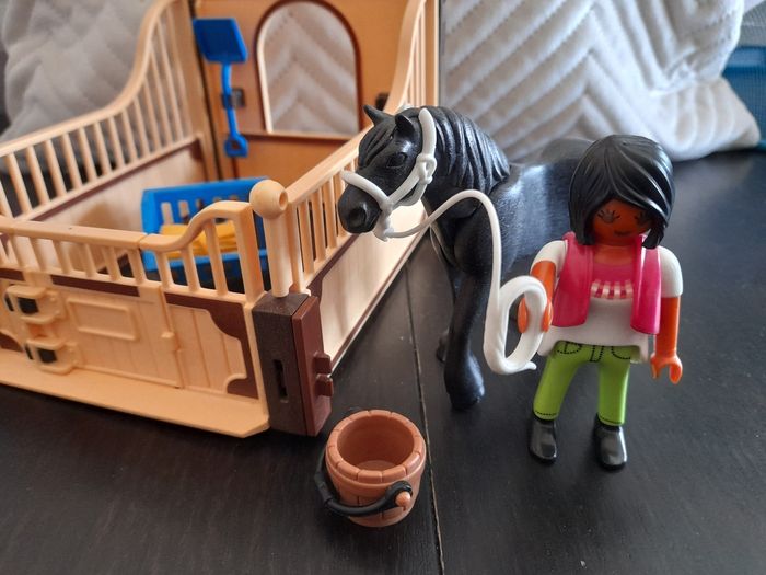 Playmobil 5519 Box cheval, cavalière et accessoires - photo numéro 3