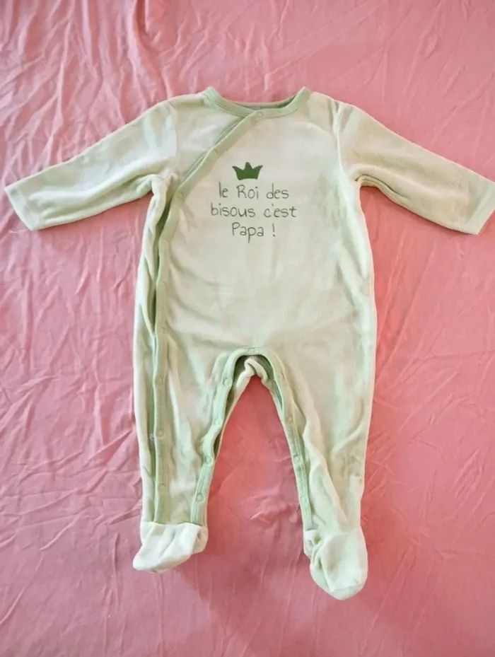 * Pyjama chaud vert pomme Le Roi des bisous c'est Maman T6M Grain de blé