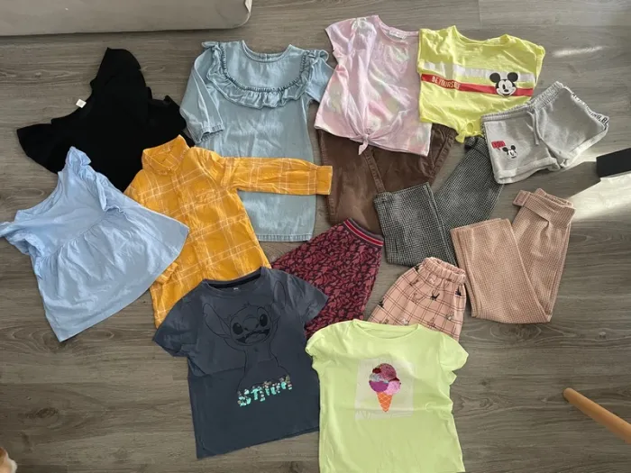 Lot de vêtements fille taille 6 ans