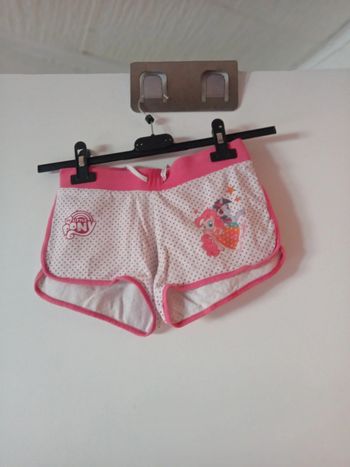 Short blanc à petits pois rose. 6 ans