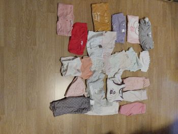 lot de 24 articles fille 0 et 1 mois