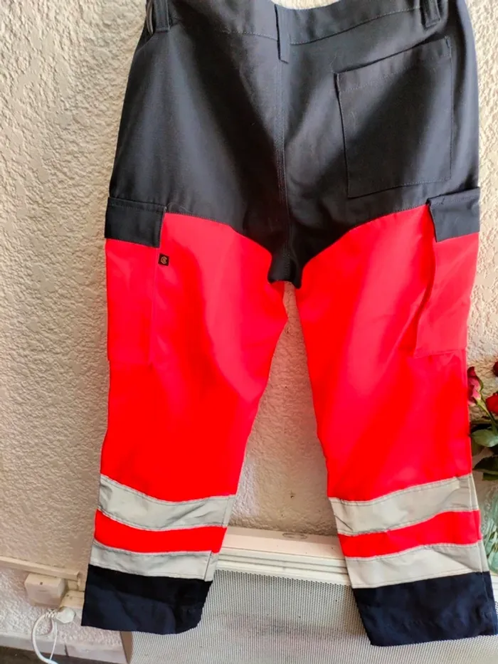Pantalon de travail avec poches T M neuf - photo numéro 9