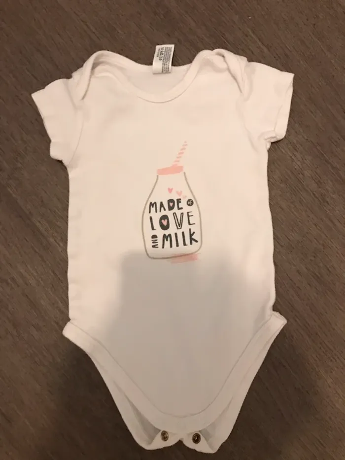 Body 18 mois baby club neuf