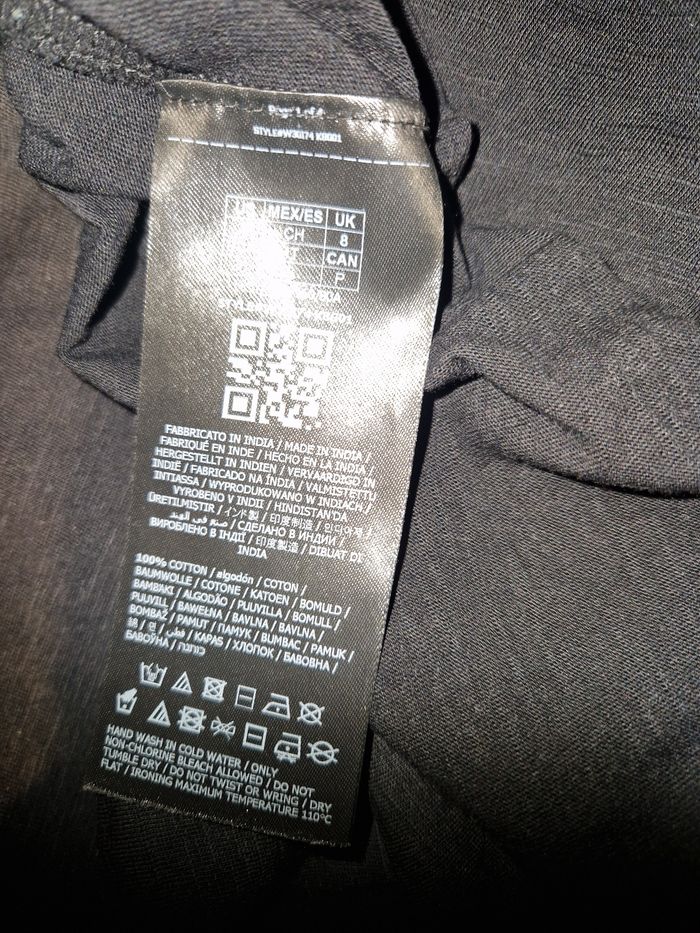 T-shirt femme noir GUESS - photo numéro 4