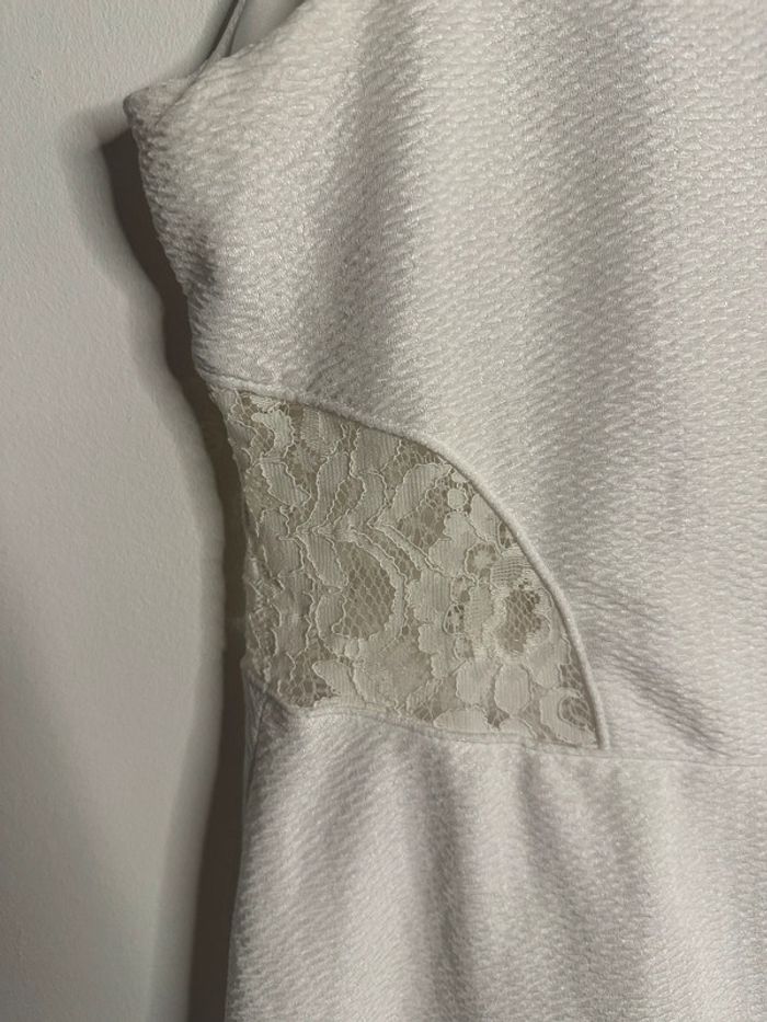 Robe blanche ajourée dentelle Taille 40/42 parfaite pour l’été - photo numéro 5