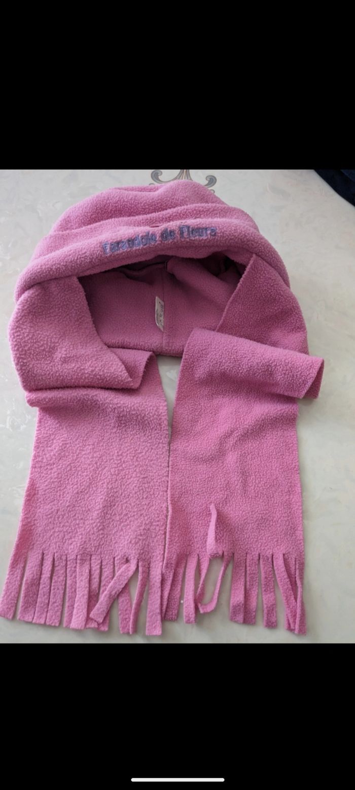 Beau chapeau rose avec écharpe intégrée. Taille 4/6 ans ( 54) - photo numéro 5