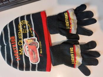 ensemble bonnet et gants cars disney noir 52