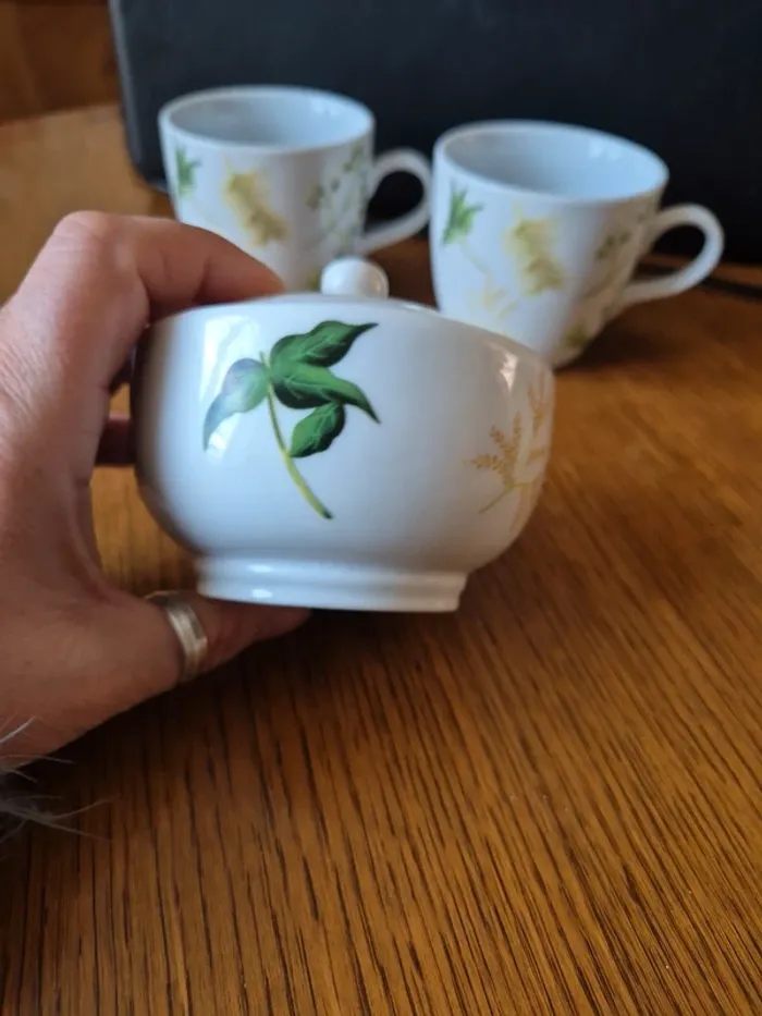 lot 2 tasses et sucrier - photo numéro 3