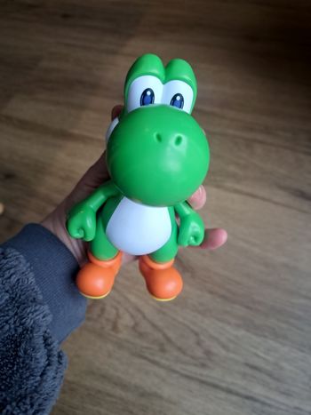 Figurine yoshi