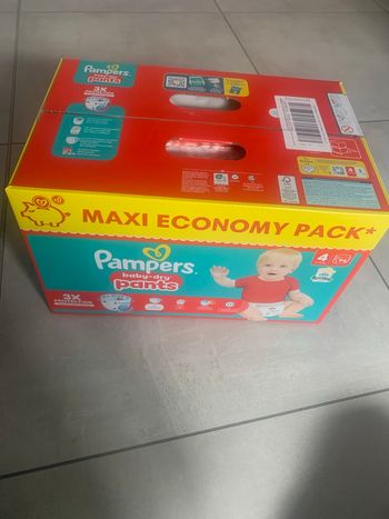 1carton de 94 couches Pampers Pants taille 4
