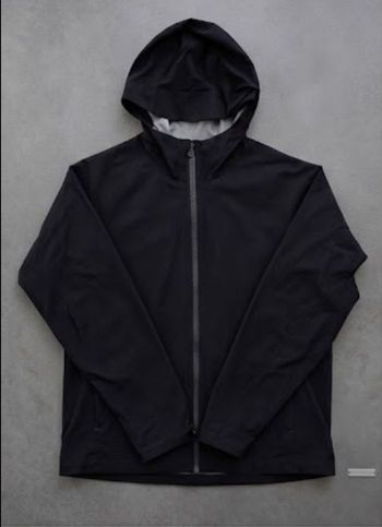 Veste blocktech Uniqlo noir