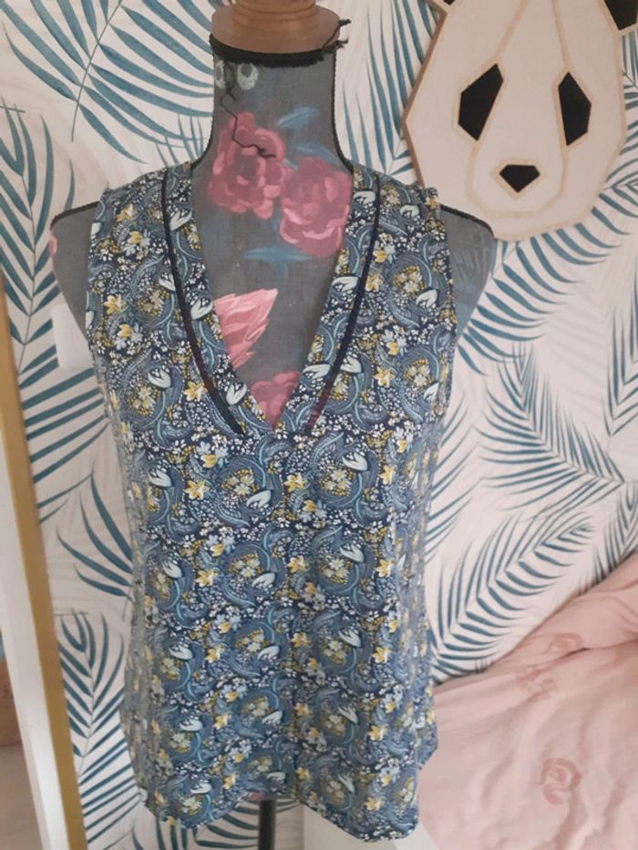 Tee-shirt sans manches fleuris M