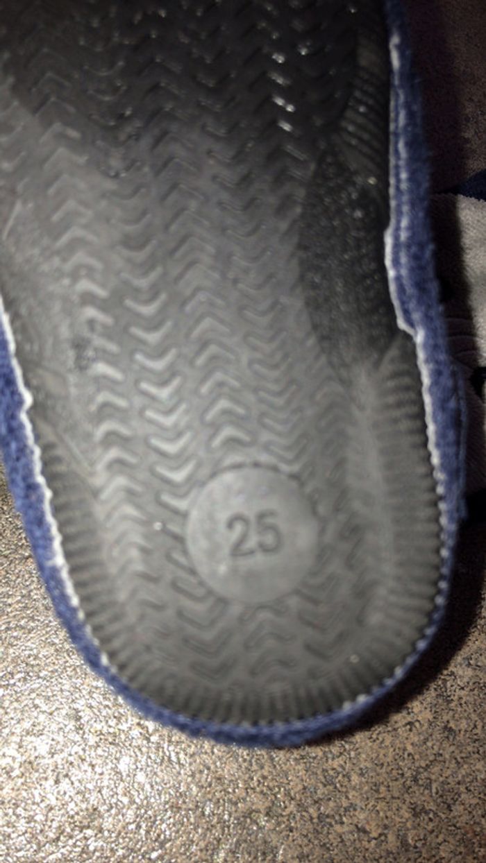 Pantoufle pointure 25 - photo numéro 2