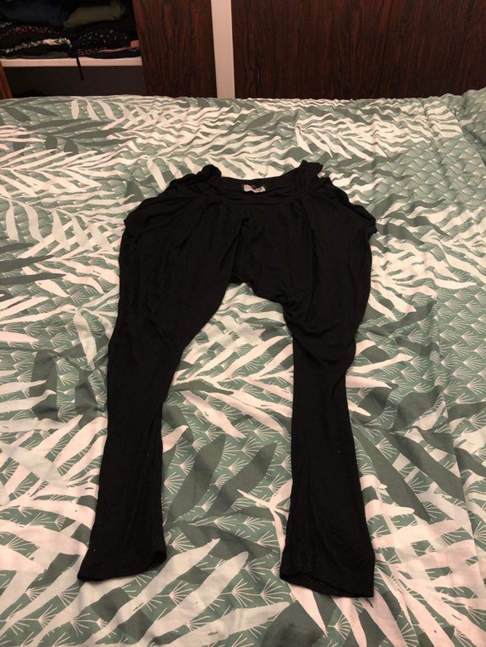 Pantalon ample qui se resserre