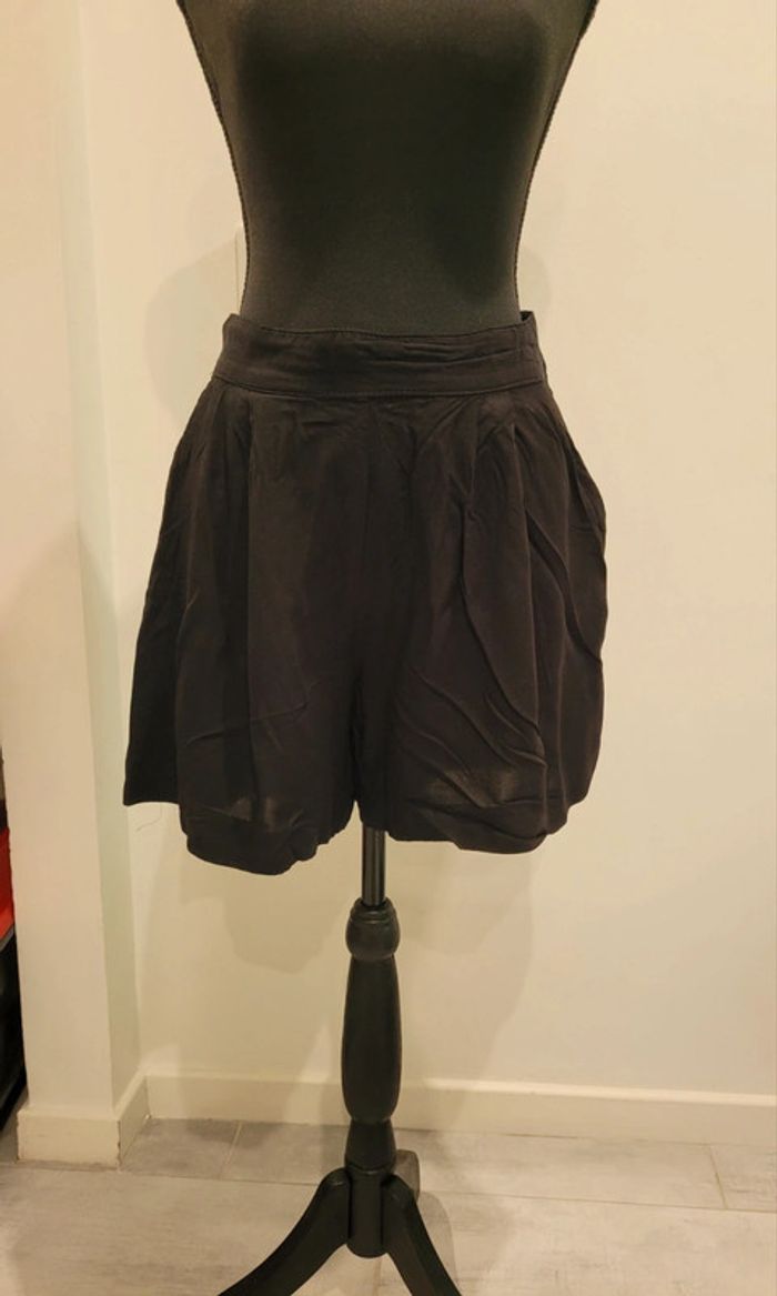 Short H&M, taille 38. - photo numéro 3