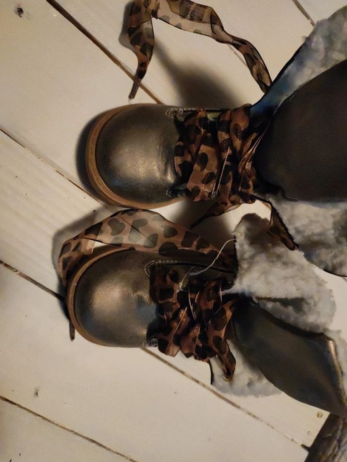 Très belles bottines fourrées - photo numéro 3
