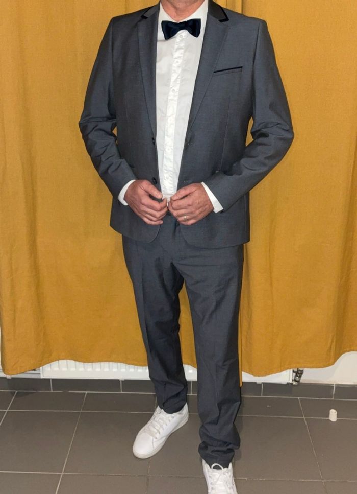 Costume homme  ceinture plus noeud papillon 110€