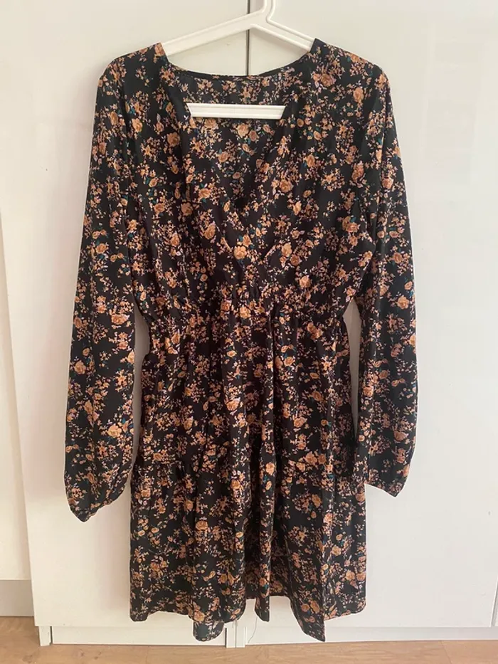 Robe neuf sans étiquette - photo numéro 2