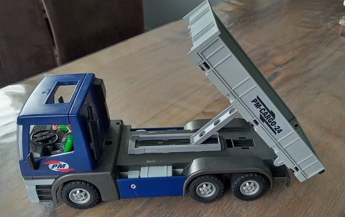 Camion porte-conteneur - photo numéro 4