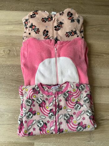 lot de trois combinaisons, pilou, pilou mini et renard rose
