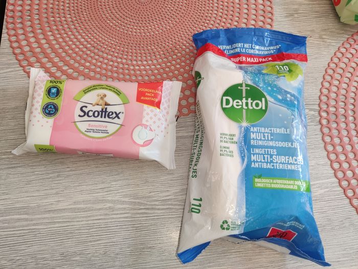 Detol et scottex