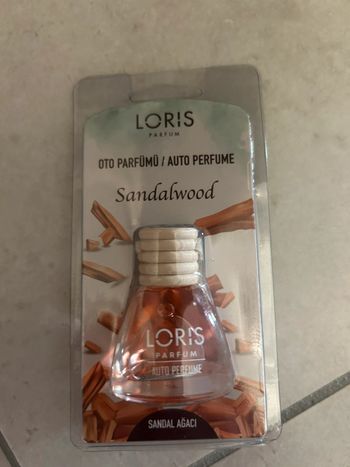 Parfum voiture bois de santal neuf