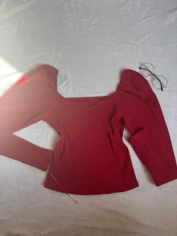 tee shirt manche longue rouge taille XS sans marque