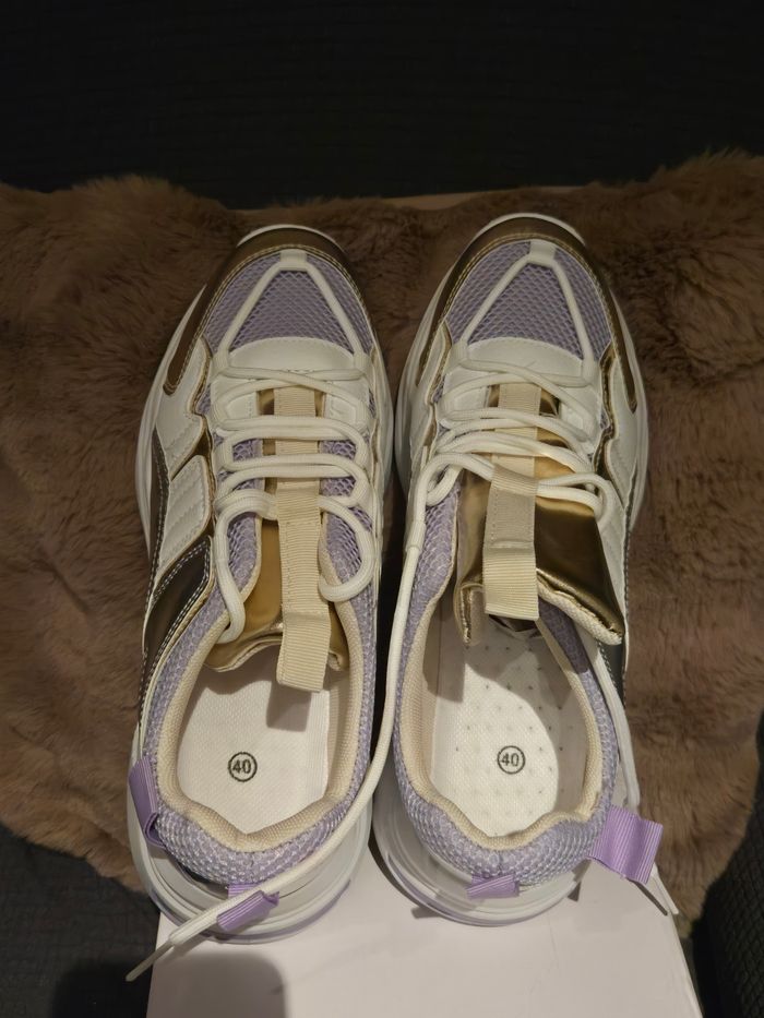 Baskets blanches/mauves/argentées P40 neuves - photo numéro 5