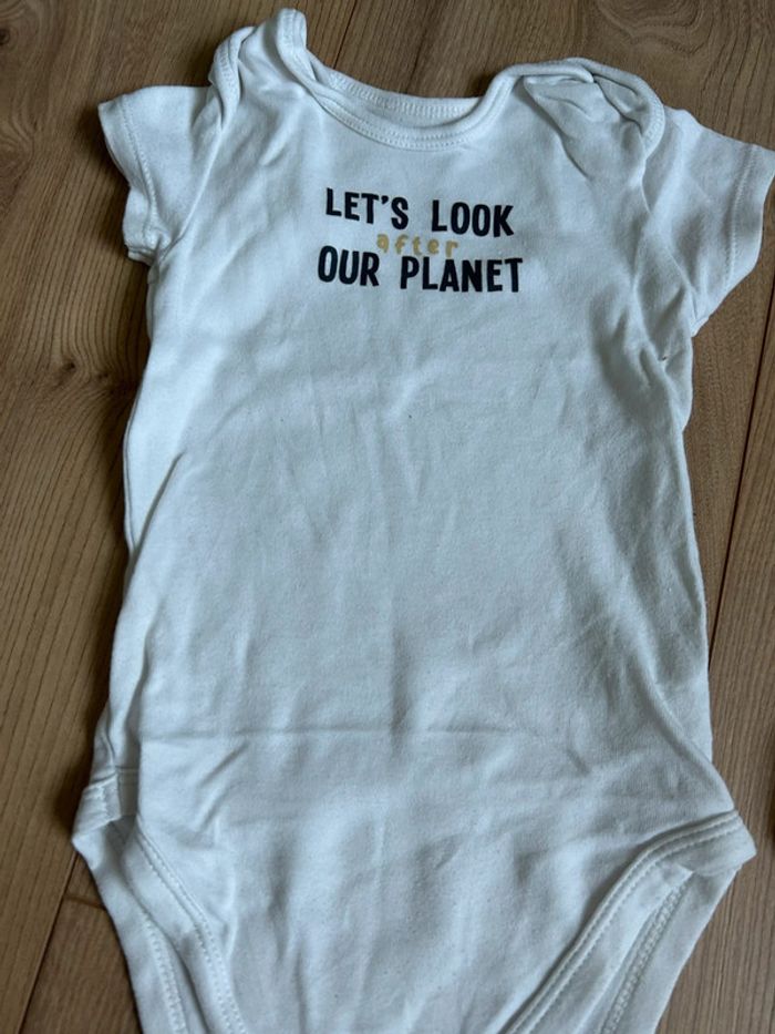 3 bodys 12-18 mois - photo numéro 2