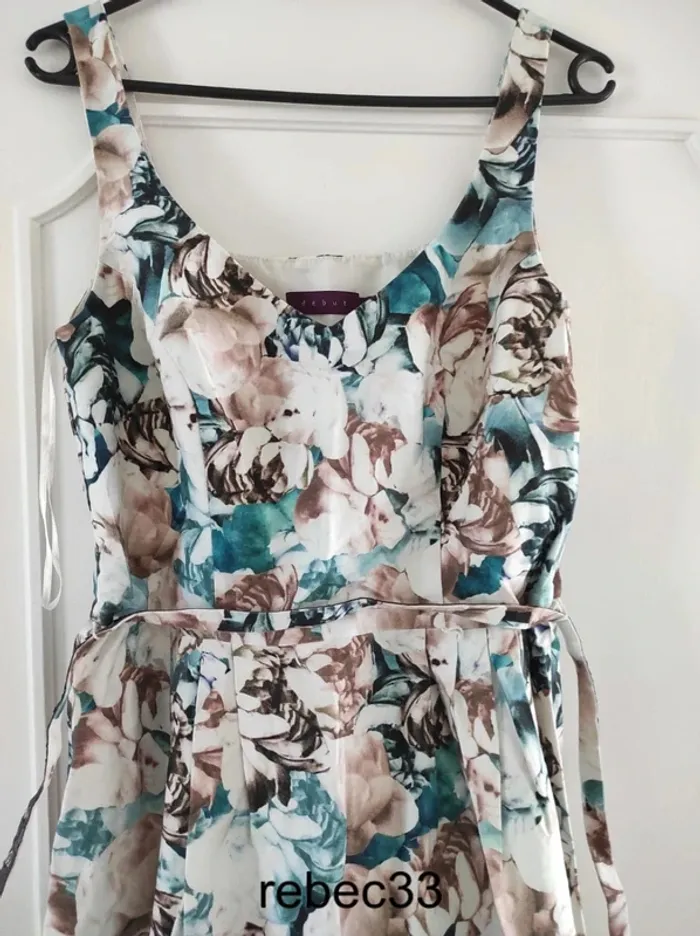 Robe habillée fleurie sans manches - photo numéro 2