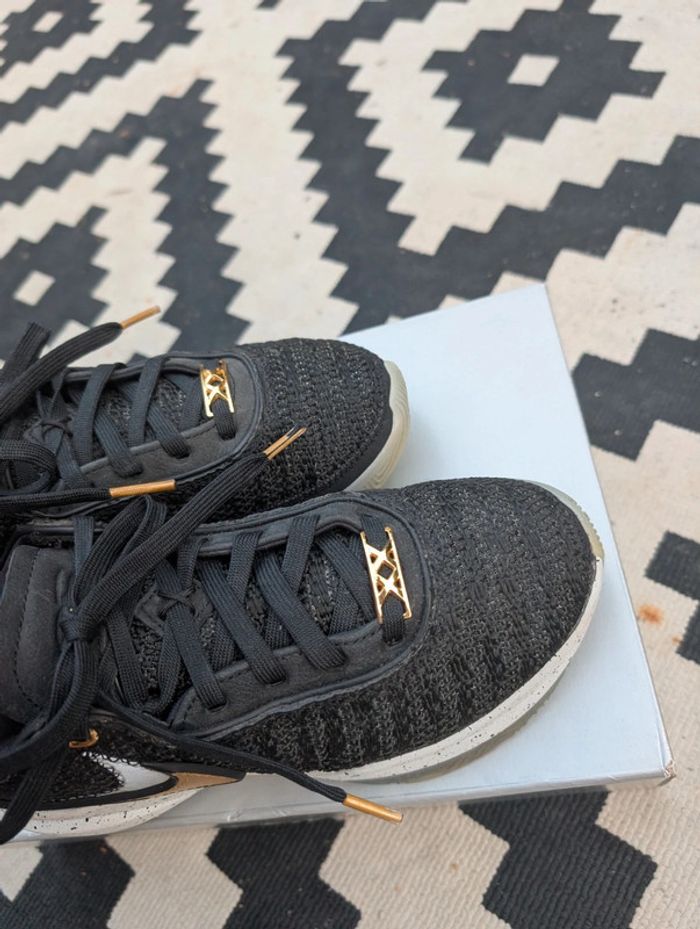Basket Nike LeBron XX - photo numéro 9