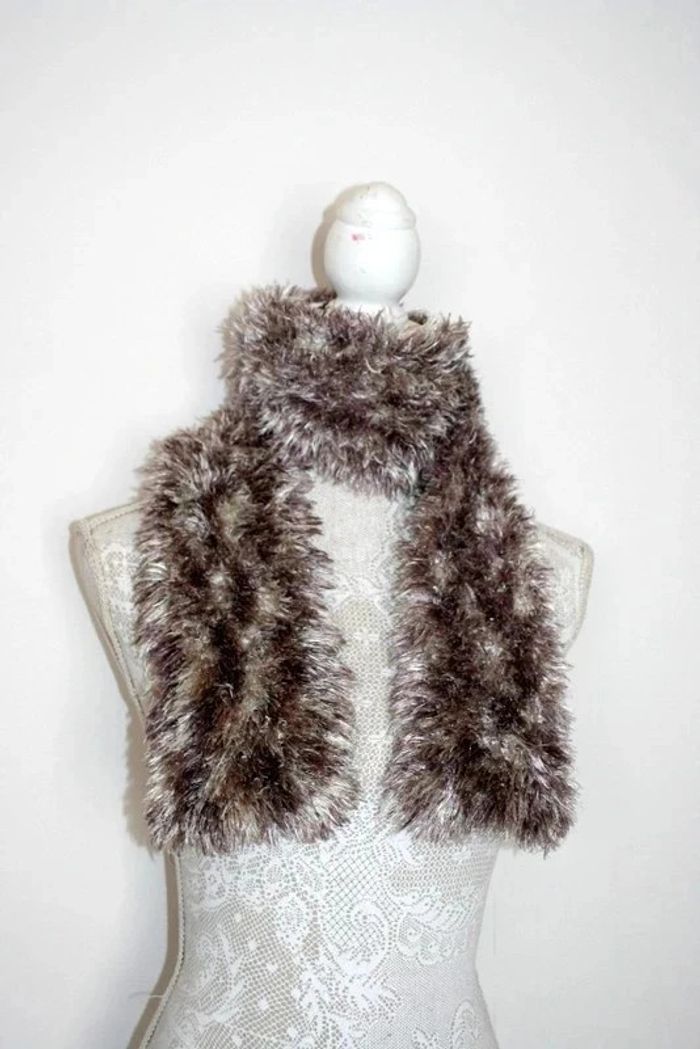 Echarpe 122cm long et 10cm large