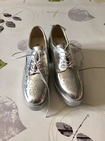 Chaussure argenté talon carré taille 38