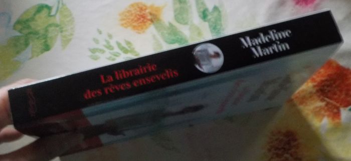 LA LIBRAIRIE DES REVES ENSEVELIS de Madeline MARTIN Ed. France Loisirs - photo numéro 4