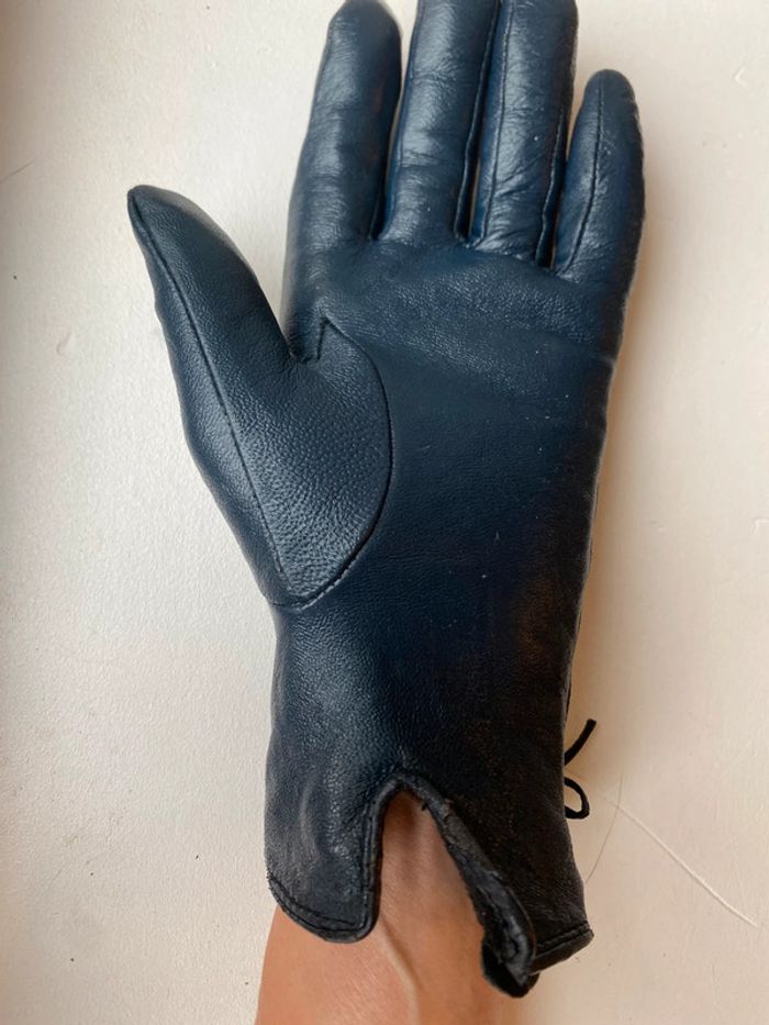 Gants bleu marine, taille S en cuir, avec petits nœuds et détails pieds de poule - photo numéro 3
