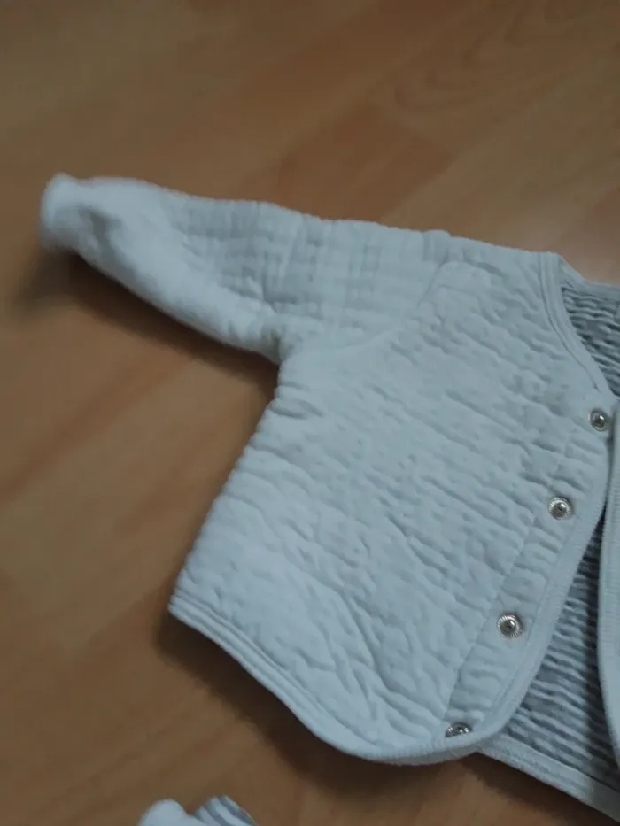 Ensemble 3 pièces : pantalon, tee-shirt, veste - photo numéro 9