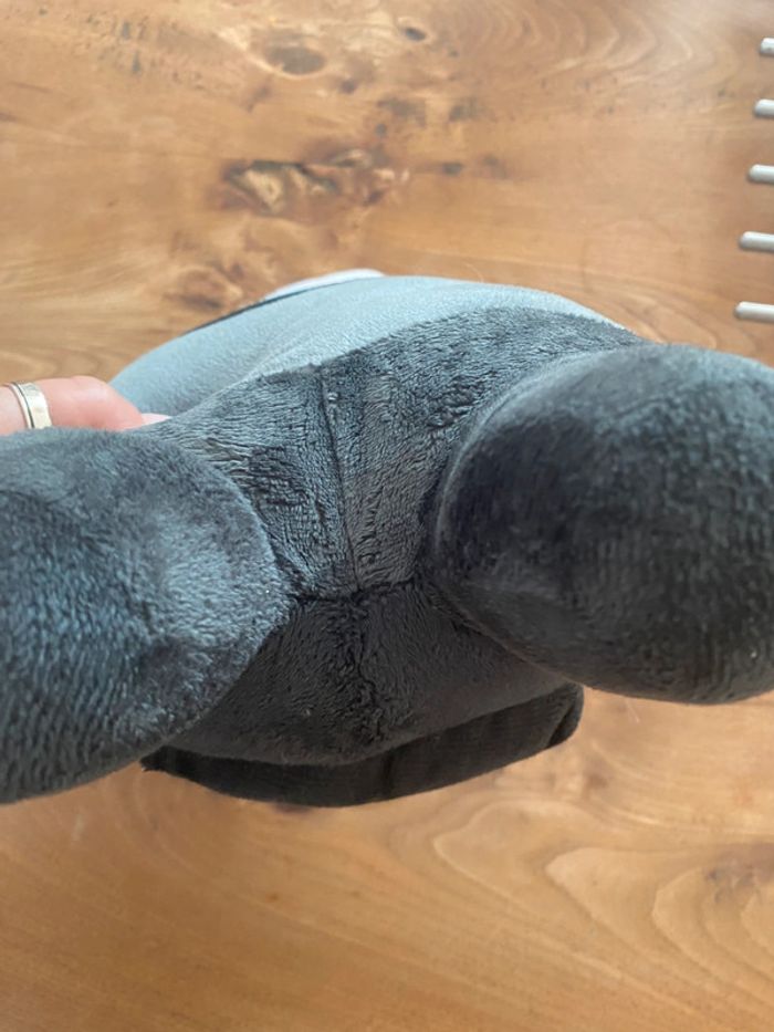 Peluche Among Us - Noir Avec Casquette de Capitaine - photo numéro 6