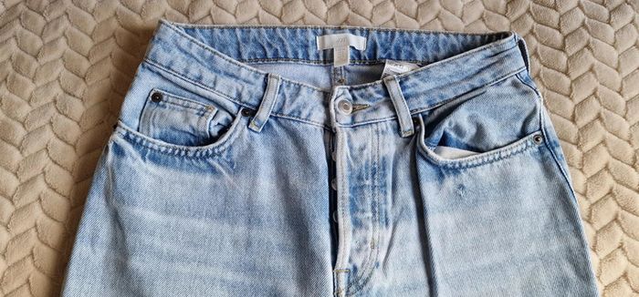 Jean droit 90's H&M genou troué bleu clair à boutonnière taille 38 - photo numéro 3