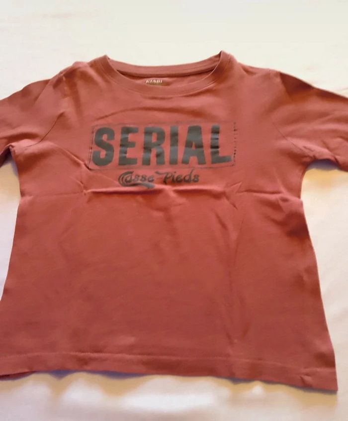 Tee-shirt serial casse pied. - photo numéro 2