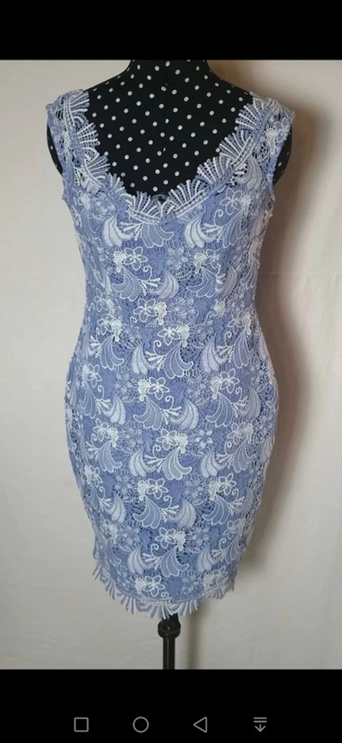 Robe chic en dentelle bleu blanc Taille L Lipsy London - photo numéro 2