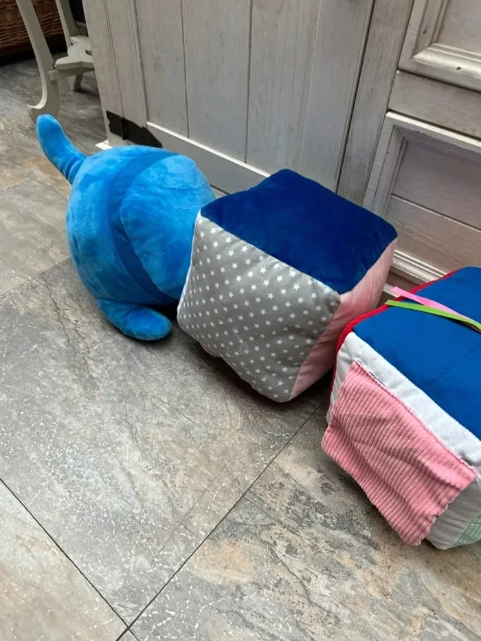 Chien Damien et ces cubes d'éveil en tissu Oxybul - photo numéro 7