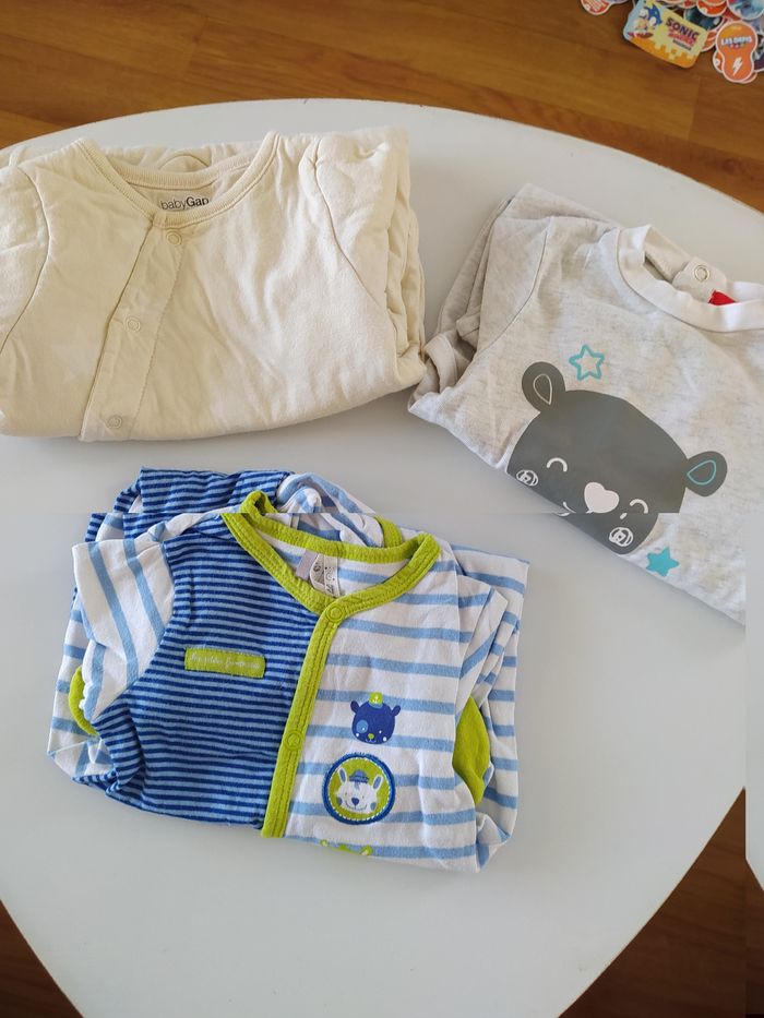Lot de 3 pyjamas taille 3 mois - photo numéro 3